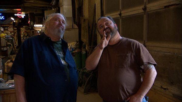 American Pickers - Pickers in the Attic