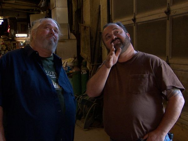 American Pickers - Pickers in the Attic