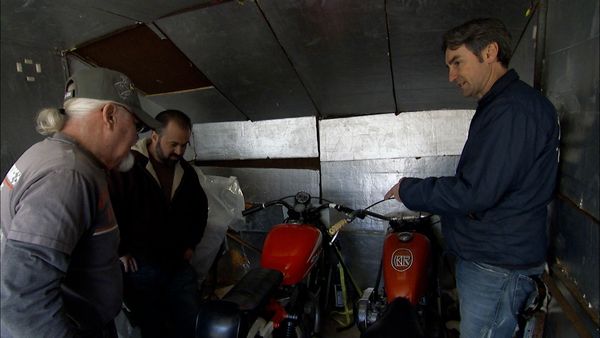 American Pickers - White Knuckles