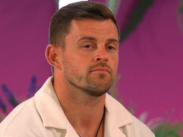 Love Island UK - Episode 1228