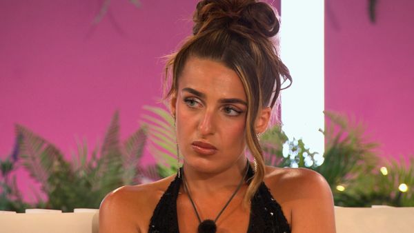 Love Island UK - Episode 1233