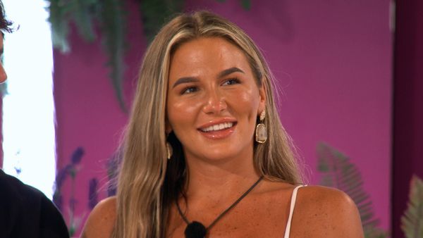 Love Island UK - Episode 1237