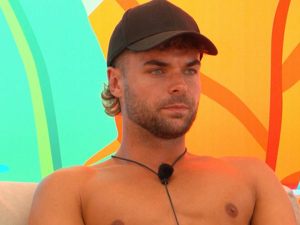 Love Island UK - Episode 1242