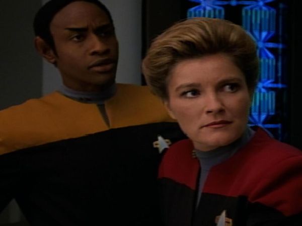 Star Trek: Voyager - Maniobras