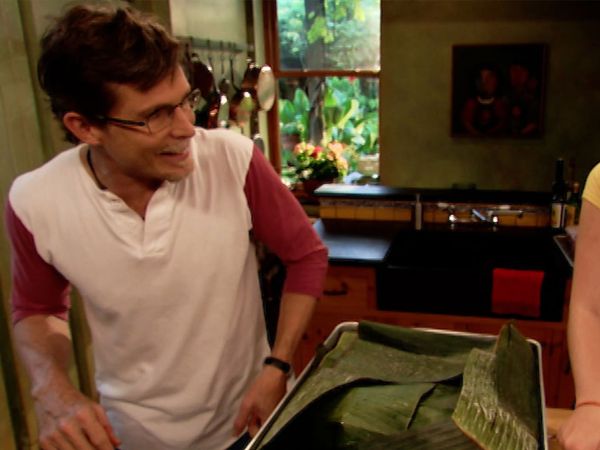 Mexico: One Plate at a Time with Rick Bayless - A Pig, a Pit, and a Plan