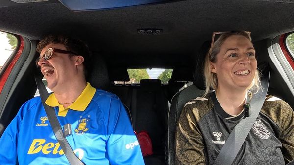 Blå/gul carpool - Simon Væver