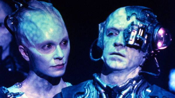 Star Trek: Voyager - Unimatriz Zero, Parte 1