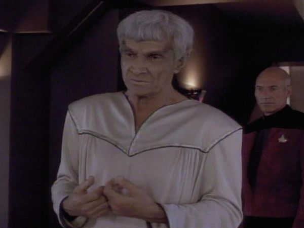 Star Trek: The Next Generation - Unificação, Parte I
