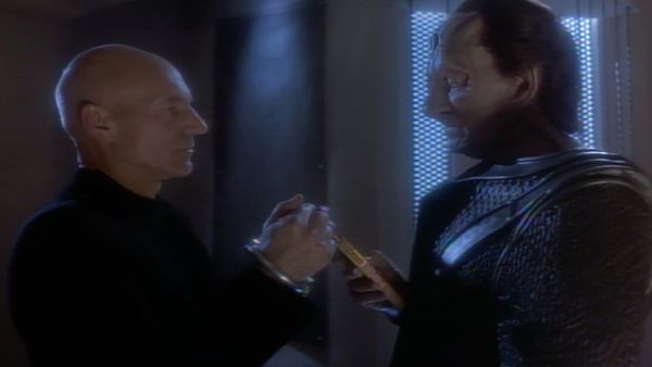Star Trek: The Next Generation - Cadeia de Comando, Parte II