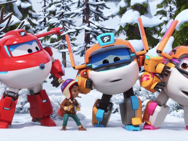 Super Wings - Giant Dragonfly Danger / Big Friendly Batsman