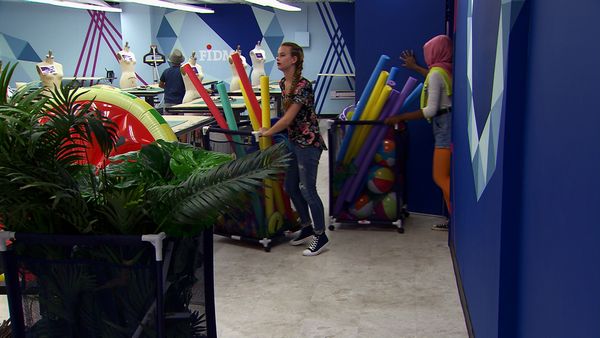 Project Runway: Junior - An Unconventional Pool Party