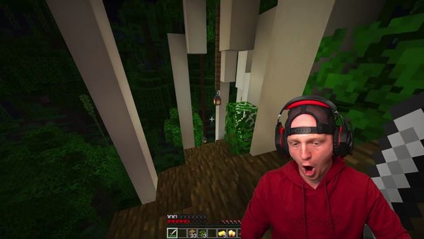 UnspeakablePlays - 13 Scariest Mods in Minecraft / Hardcore Survival Base Camp