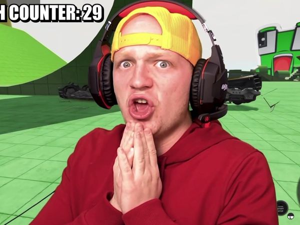 UnspeakablePlays - Minecraft Build Hacks / Crashing 100 Cars