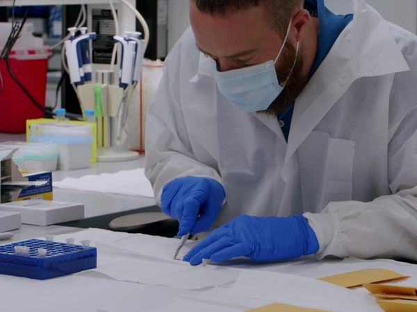 Bloodline Detectives (Nancy Grace) - The Body in the Blanket