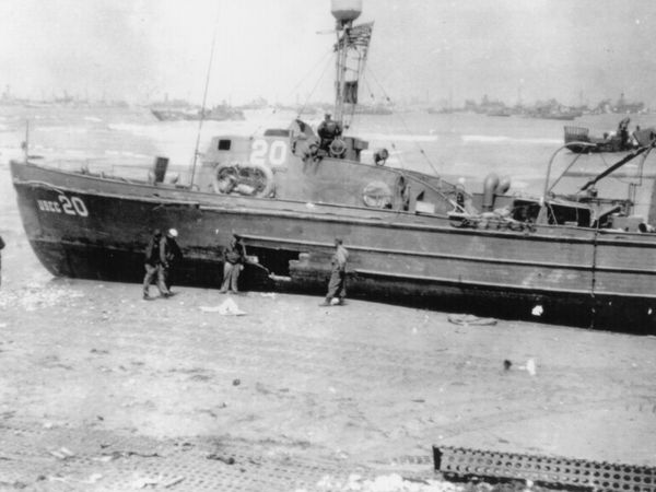 Military Machines: America in World War II - The Coastguard