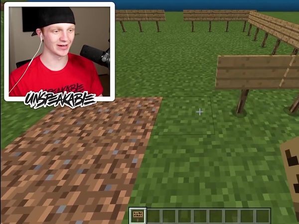 UnspeakablePlays - Making a House Out of Signs / Best Way to Defend Your House
