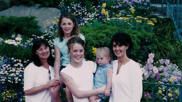 Bloodline Detectives (Nancy Grace) - The Bookstore Murder