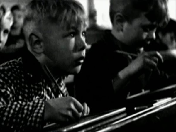 Military Machines: Nazi Germany in World War II - Hitler Youth