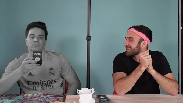 Futcrunch - I Completed the World Cup Album in 24 Hours / Opening Packs Until I Get Ronaldinho
