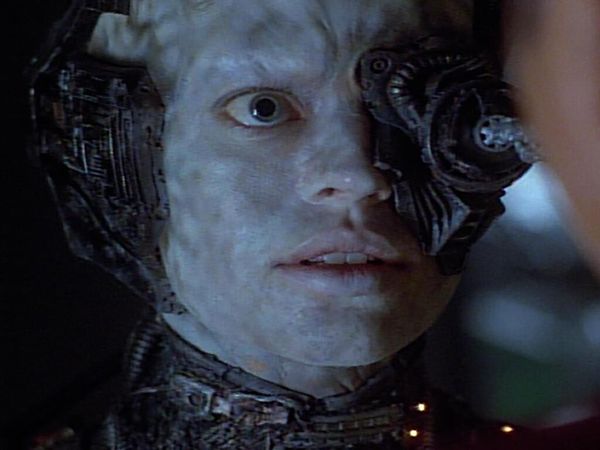Star Trek: Voyager - Escorpión, Parte 2