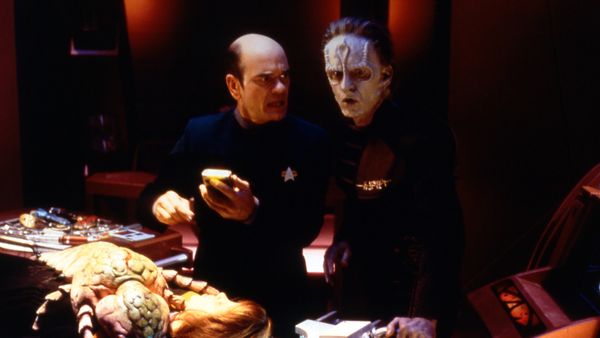 Star Trek: Voyager - Nada Humano