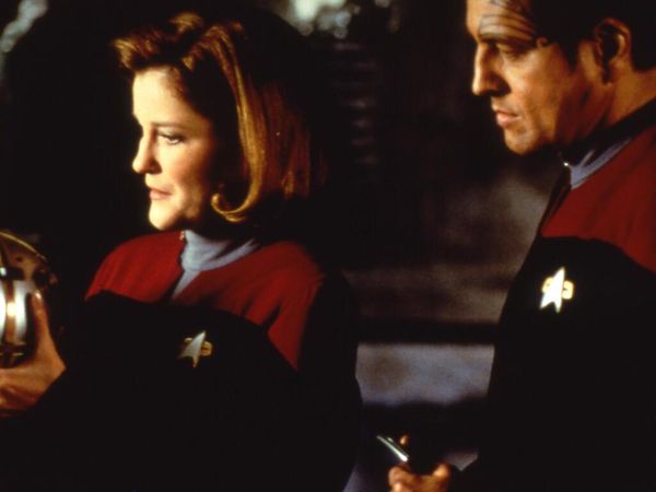 Star Trek: Voyager - Lazos Familiares, Parte 1