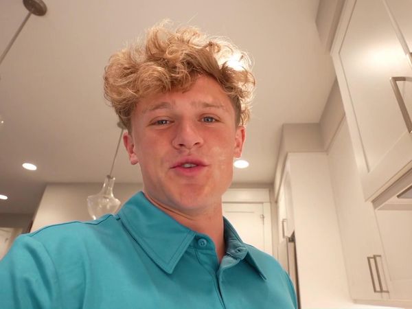 Ryan Trahan - Surviving Off Minecraft's Crafting Guide / The World's Cheapest Hotel