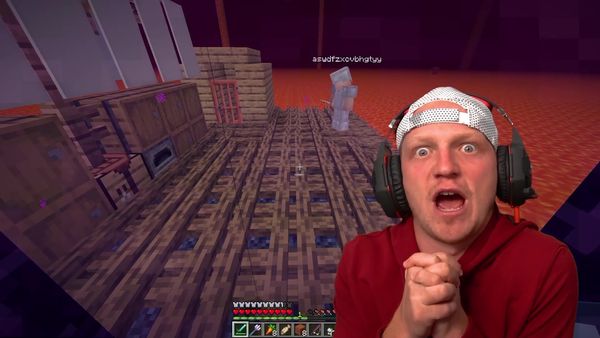 UnspeakablePlays - 100 Days in the Ocean / Minecraft, But I Have Custom Portals