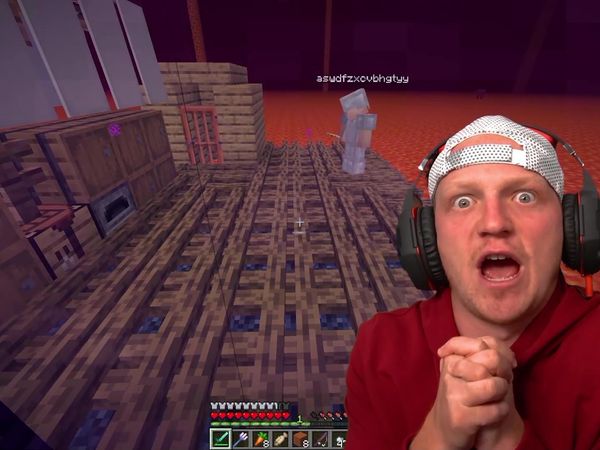 UnspeakablePlays - 100 Days in the Ocean / Minecraft, But I Have Custom Portals