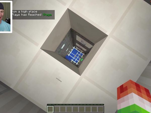 UnspeakablePlays - Disappearing Lava Floor Trap