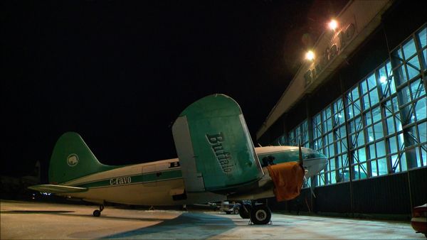 Pilotos Del Ártico - Aeroplano de Nieve