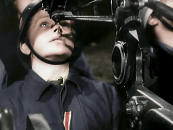 Secrets of the Nazis - The Hitler Youth: Child Soldier's Last Stand