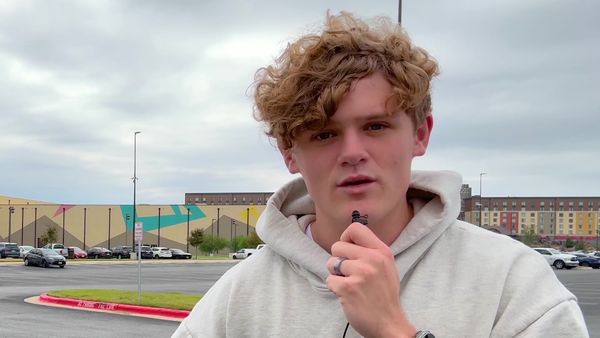 Ryan Trahan - I Tested 1-Star Theme Parks