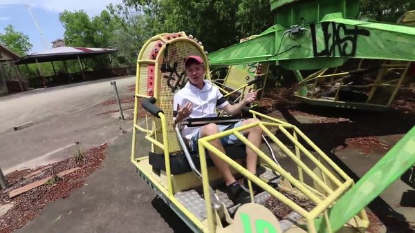 Sam and Colby - Exploring an Abandoned Six Flags