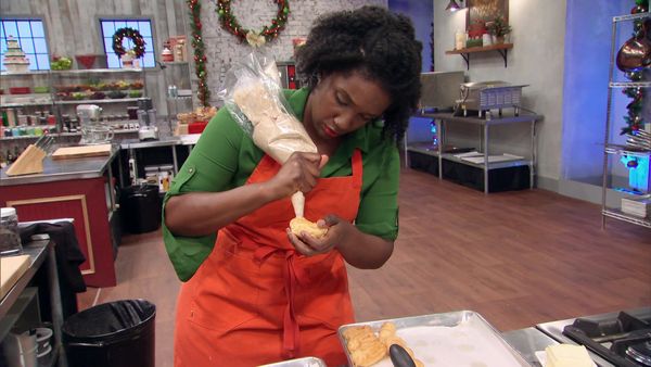 Holiday Baking Championship - Holiday Artistry