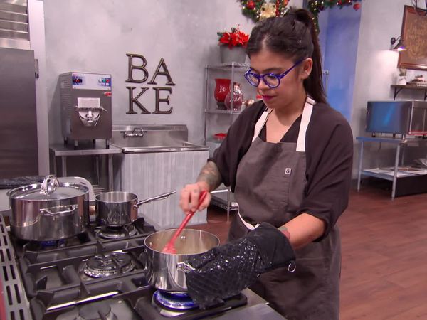 Holiday Baking Championship - Christmas Day Delights