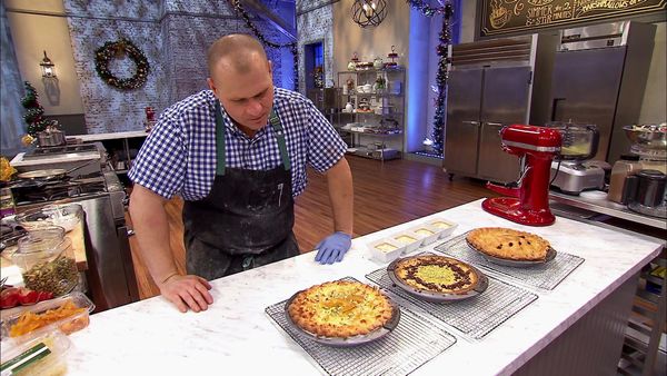 Holiday Baking Championship - It's not the Holidays Without Pie