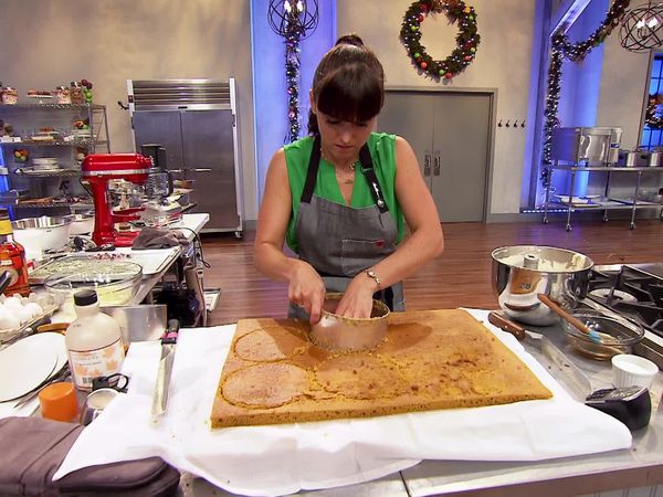 Holiday Baking Championship - The Great Holiday Cake-Over