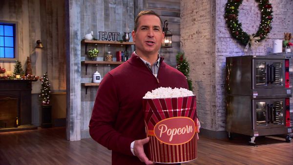 Holiday Baking Championship - Sweet Surprises