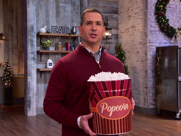 Holiday Baking Championship - Sweet Surprises