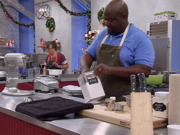 Holiday Baking Championship - Tradition! Tradition!