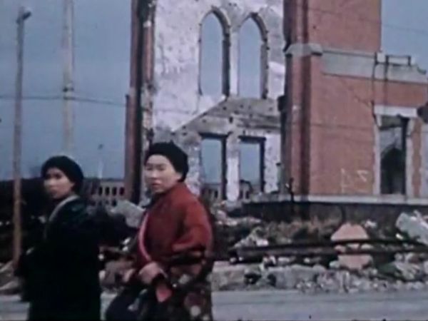 Secrets of the Nazis - WWII - The Secret Race to the Atomic Bomb