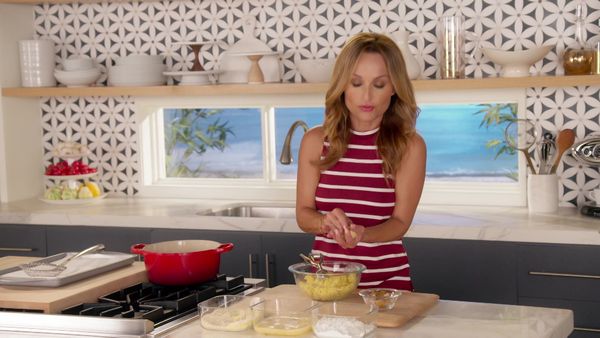 Giada's Holiday Handbook - Friendsgiving Party