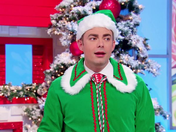 Holiday Wars - When the Elves Call in Sick