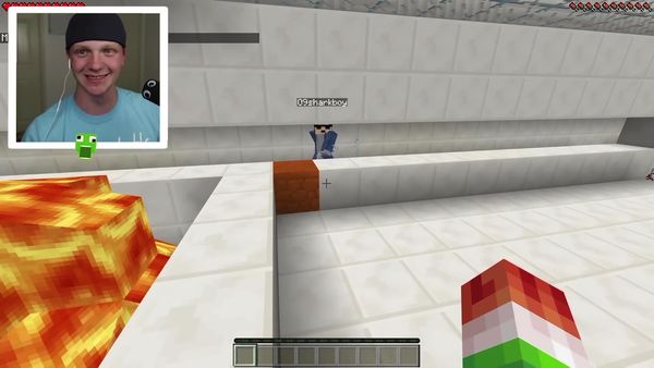 UnspeakablePlays - Do Not Enter This Room in Minecraft Pocket Edition