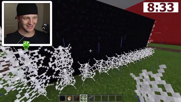 UnspeakablePlays - Best Ways to Defend Your House in Minecraft!