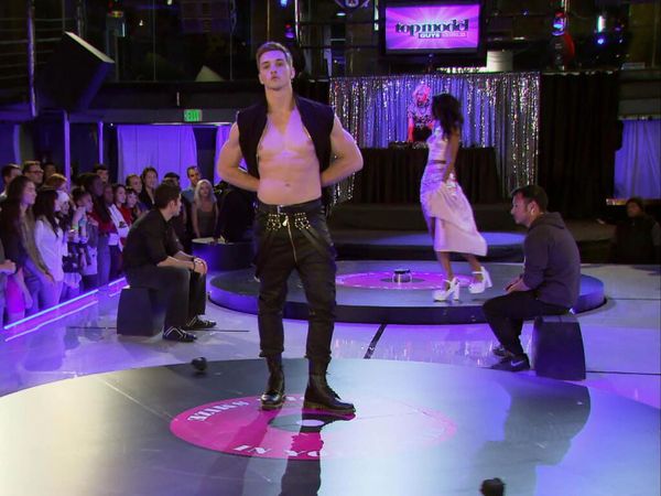 America's Next Top Model - The Girl Who Went Around In Circles