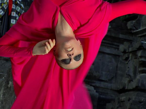 America's Next Top Model - The Guy Who Becomes a Bat