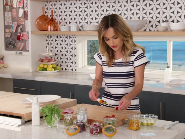 Giada's Holiday Handbook - That's a Wrap! Party
