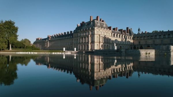 Iconic Landmarks - Fontainebleau: Building a Royal Palace